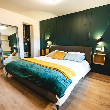 Luxe Met Sauna, 8pers, 3 Badkamers * Cerfontaine