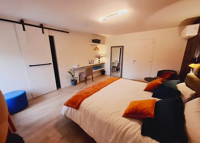 Holiday home Luxe Vakantie Huis Met Sauna, 8Pers, 3 Badkamers Cerfontaine